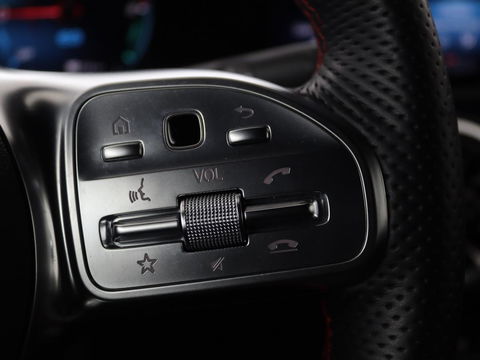 Mercedes-Benz CLA-Klasse 250e AMG Night | Stoelverwarming | Leder/Alcantara | Camera | Widescreen | Navigatie | Full LED | Sportstoelen