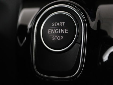 Mercedes-Benz CLA-Klasse 250e AMG Night | Stoelverwarming | Leder/Alcantara | Camera | Widescreen | Navigatie | Full LED | Sportstoelen