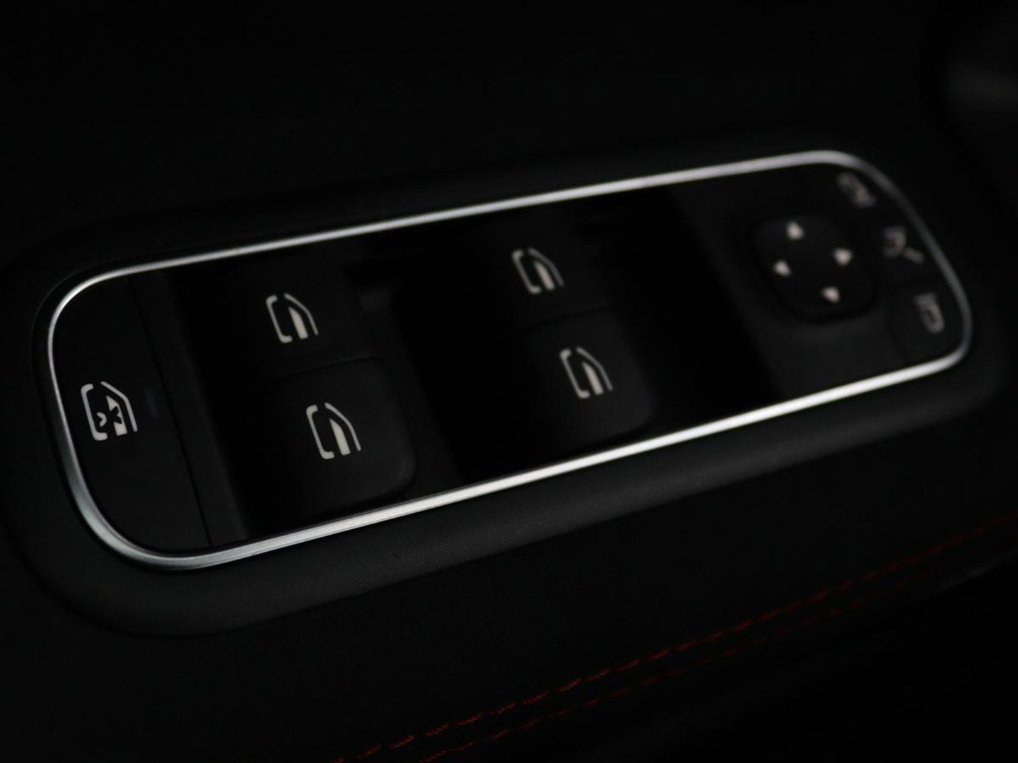 Mercedes-Benz CLA-Klasse 250e AMG Night | Stoelverwarming | Leder/Alcantara | Camera | Widescreen | Navigatie | Full LED | Sportstoelen