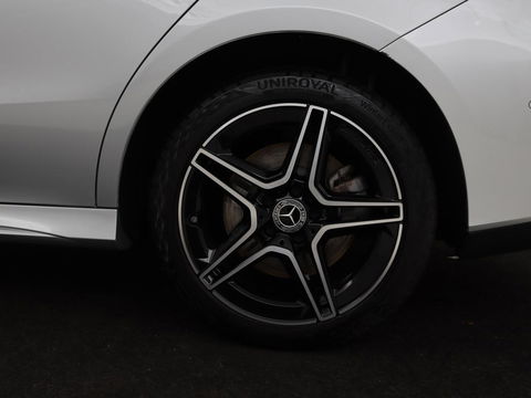 Mercedes-Benz CLA-Klasse 250e AMG Night | Stoelverwarming | Leder/Alcantara | Camera | Widescreen | Navigatie | Full LED | Sportstoelen