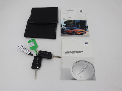 Volkswagen Polo 1.0 TSI Highline | Stoelverwarming | Parkeerhulp | Adaptive cruise | Navigatie | Bluetooth | Climate control | Getint glas