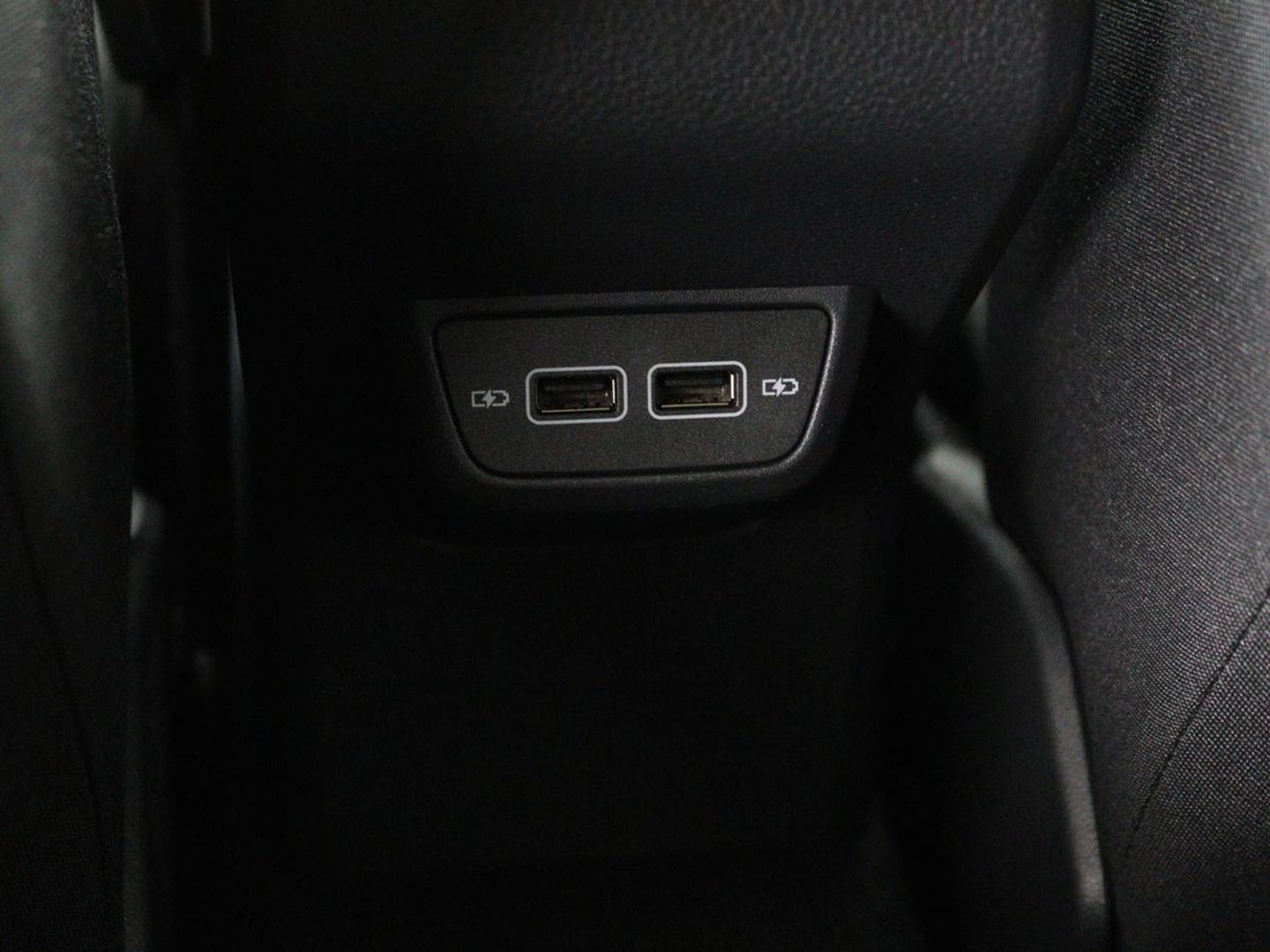 Volkswagen Polo 1.0 TSI Highline | Stoelverwarming | Parkeerhulp | Adaptive cruise | Navigatie | Bluetooth | Climate control | Getint glas