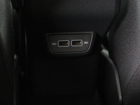 Volkswagen Polo 1.0 TSI Highline | Stoelverwarming | Parkeerhulp | Adaptive cruise | Navigatie | Bluetooth | Climate control | Getint glas