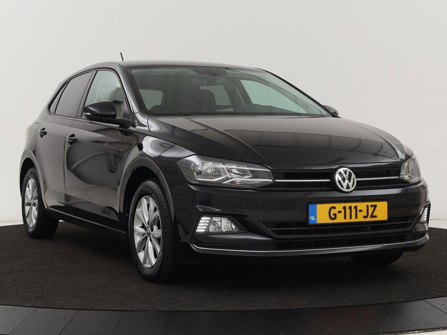 Volkswagen Polo 1.0 TSI Highline | Stoelverwarming | Parkeerhulp | Adaptive cruise | Navigatie | Bluetooth | Climate control | Getint glas
