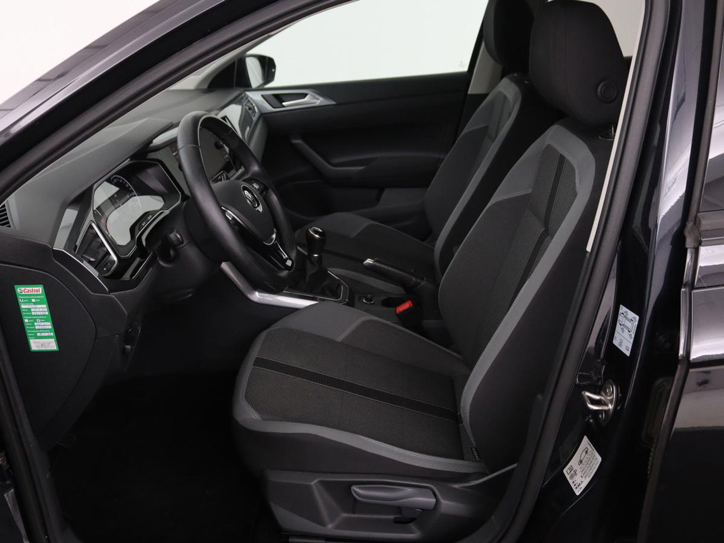 Volkswagen Polo 1.0 TSI Highline | Stoelverwarming | Parkeerhulp | Adaptive cruise | Navigatie | Bluetooth | Climate control | Getint glas