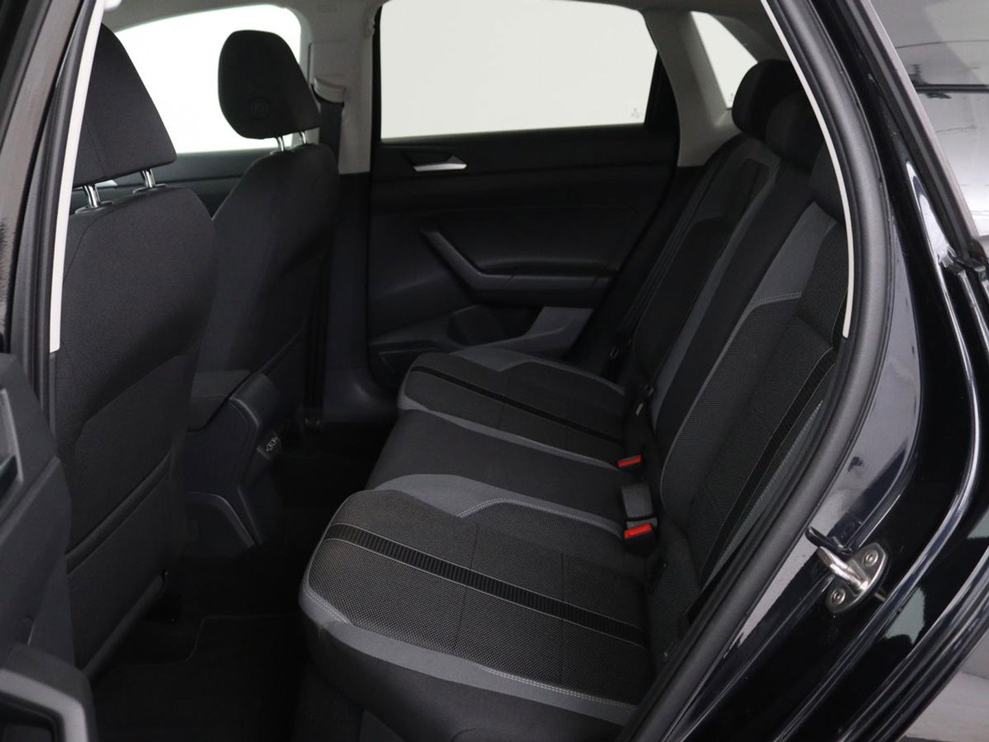 Volkswagen Polo 1.0 TSI Highline | Stoelverwarming | Parkeerhulp | Adaptive cruise | Navigatie | Bluetooth | Climate control | Getint glas