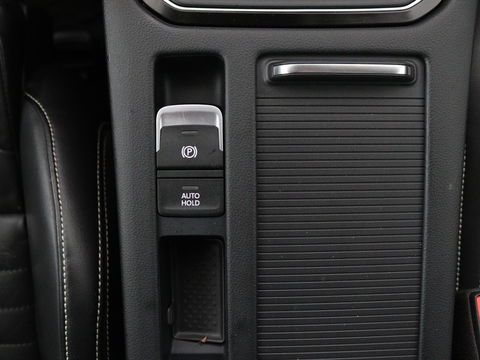 Volkswagen Passat 1.4 TSI PHEV GTE | Panoramadak | Leder | Stoelverwarming | Trekhaak | Camera | Park Assist | Adaptive cruise | Side Assist | Matrix LED | Carplay | Navigatie