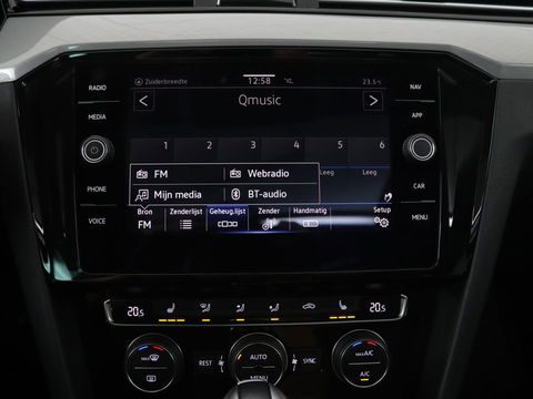 Volkswagen Passat 1.4 TSI PHEV GTE | Panoramadak | Leder | Stoelverwarming | Trekhaak | Camera | Park Assist | Adaptive cruise | Side Assist | Matrix LED | Carplay | Navigatie