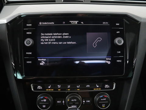 Volkswagen Passat 1.4 TSI PHEV GTE | Panoramadak | Leder | Stoelverwarming | Trekhaak | Camera | Park Assist | Adaptive cruise | Side Assist | Matrix LED | Carplay | Navigatie