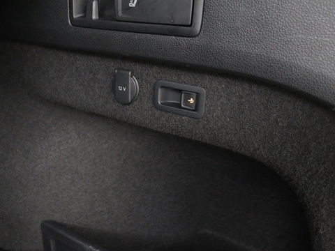 Volkswagen Passat 1.4 TSI PHEV GTE | Panoramadak | Leder | Stoelverwarming | Trekhaak | Camera | Park Assist | Adaptive cruise | Side Assist | Matrix LED | Carplay | Navigatie