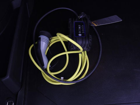 Volkswagen Passat 1.4 TSI PHEV GTE | Panoramadak | Leder | Stoelverwarming | Trekhaak | Camera | Park Assist | Adaptive cruise | Side Assist | Matrix LED | Carplay | Navigatie