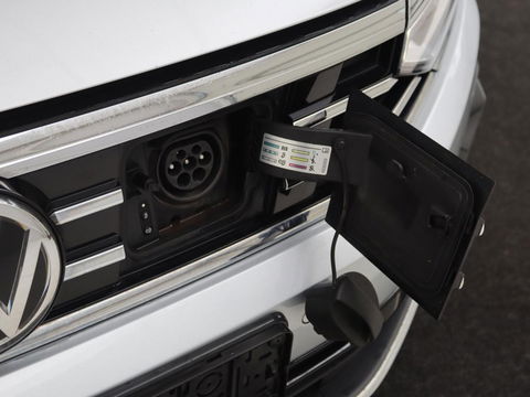 Volkswagen Passat 1.4 TSI PHEV GTE | Panoramadak | Leder | Stoelverwarming | Trekhaak | Camera | Park Assist | Adaptive cruise | Side Assist | Matrix LED | Carplay | Navigatie