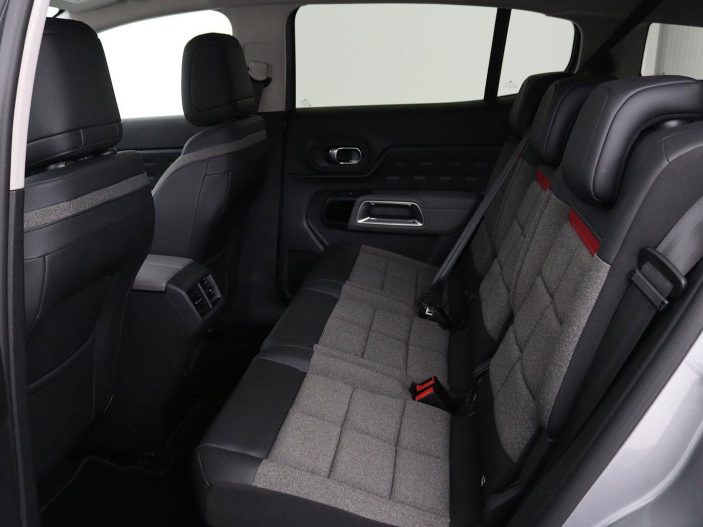 Citroën C5 Aircross 1.6 Plug-in Hybrid Feel | Camera | Carplay | Full LED | Navigatie | Keyless | Cruise control | Parkeerhulp | Climate control