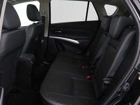 Suzuki S-Cross 1.4 Boosterjet Stijl Smart Hybrid | Panoramadak | Leder | Trekhaak | Stoelverwarming | Adaptive cruise | Full LED