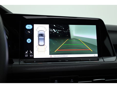 Volkswagen Golf 1.4 eHybrid GTE | HUD | Pano | IQ. Light | 18'' | Stoel- Stuurverw. | Apple CarPlay