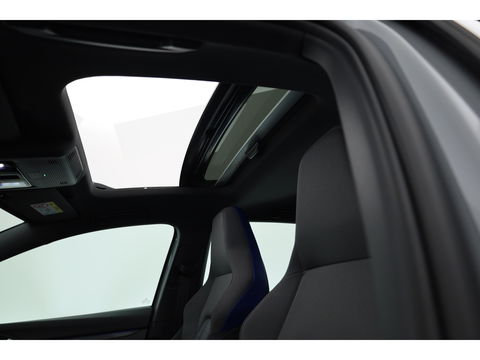 Volkswagen Golf 1.4 eHybrid GTE | HUD | Pano | IQ. Light | 18'' | Stoel- Stuurverw. | Apple CarPlay