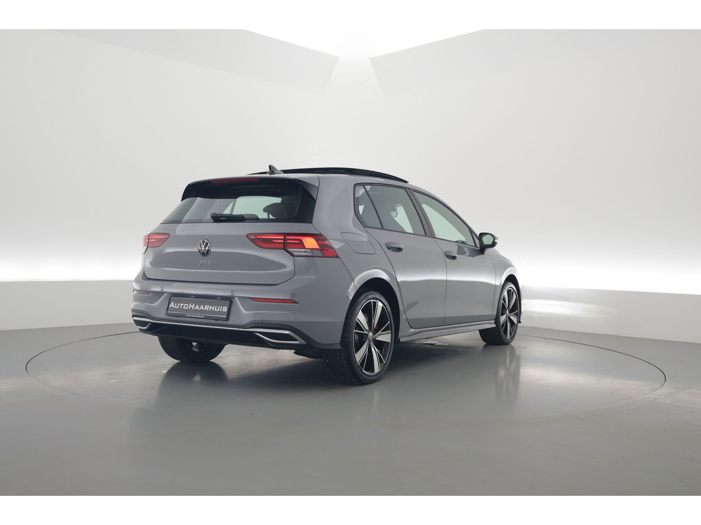 Volkswagen Golf 1.4 eHybrid GTE | HUD | Pano | IQ. Light | 18'' | Stoel- Stuurverw. | Apple CarPlay