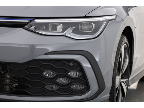 Volkswagen Golf 1.4 eHybrid GTE | HUD | Pano | IQ. Light | 18'' | Stoel- Stuurverw. | Apple CarPlay