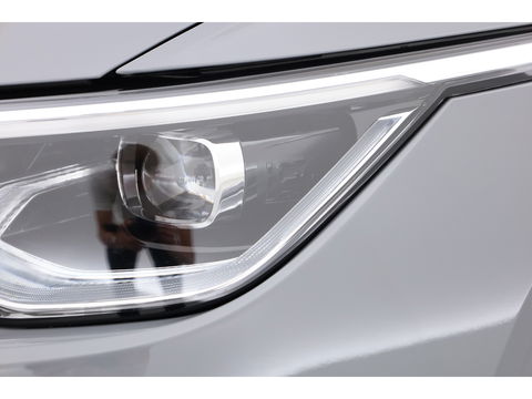 Volkswagen Golf 1.4 eHybrid GTE | HUD | Pano | IQ. Light | 18'' | Stoel- Stuurverw. | Apple CarPlay
