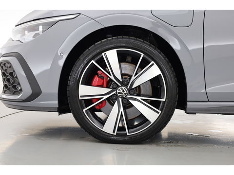 Volkswagen Golf 1.4 eHybrid GTE | HUD | Pano | IQ. Light | 18'' | Stoel- Stuurverw. | Apple CarPlay