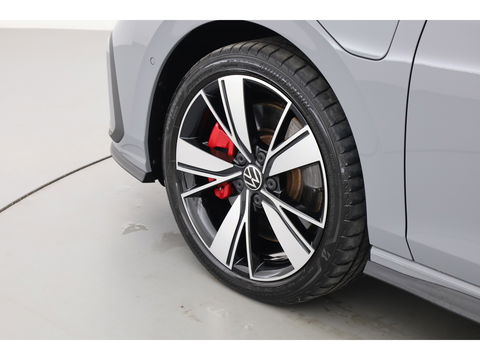 Volkswagen Golf 1.4 eHybrid GTE | HUD | Pano | IQ. Light | 18'' | Stoel- Stuurverw. | Apple CarPlay