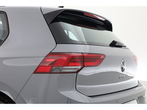 Volkswagen Golf 1.4 eHybrid GTE | HUD | Pano | IQ. Light | 18'' | Stoel- Stuurverw. | Apple CarPlay