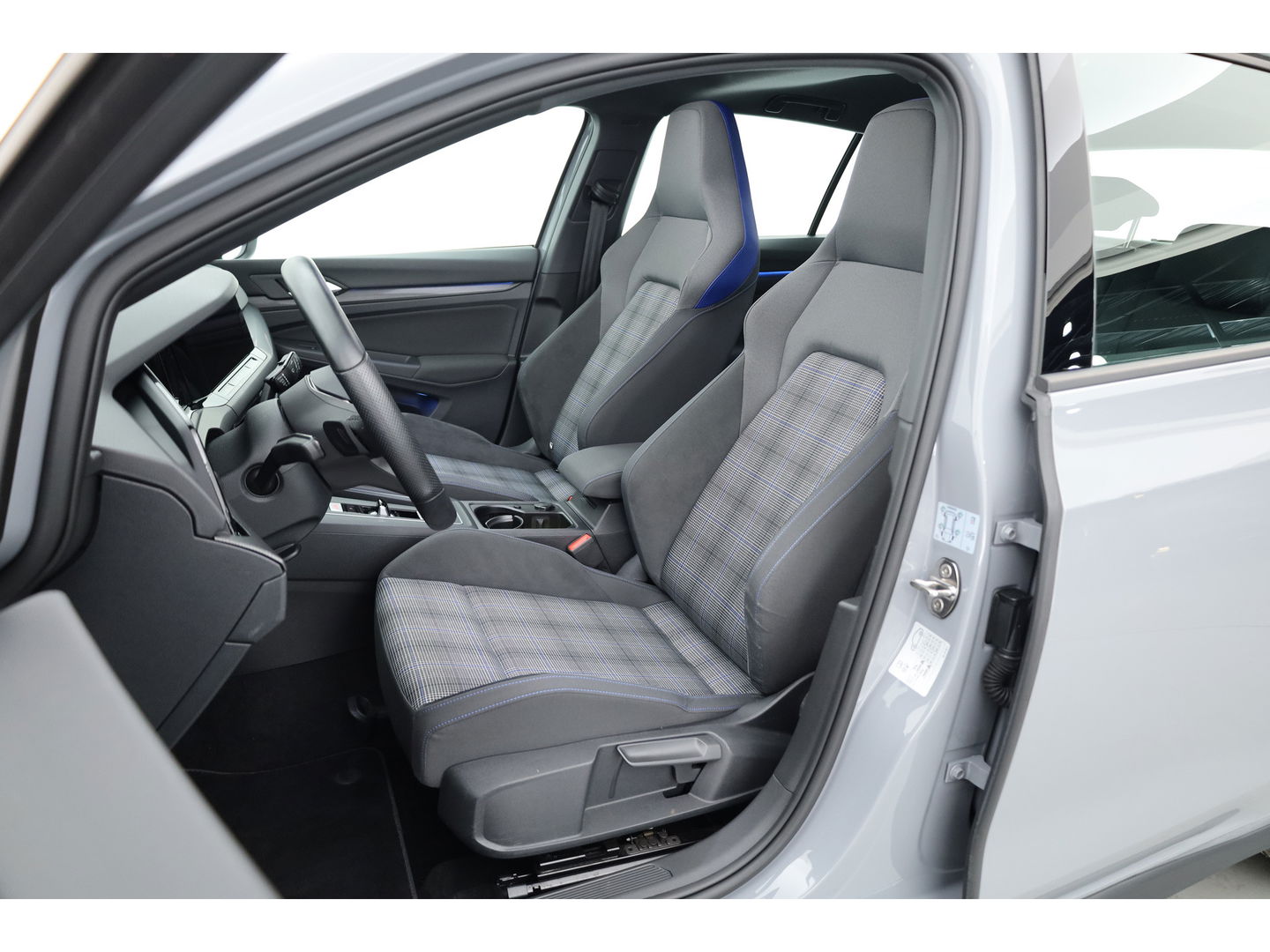 Volkswagen Golf 1.4 eHybrid GTE | HUD | Pano | IQ. Light | 18'' | Stoel- Stuurverw. | Apple CarPlay