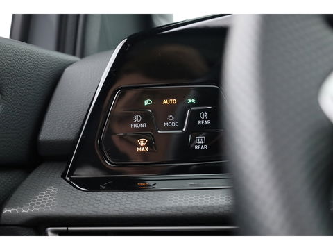 Volkswagen Golf 1.4 eHybrid GTE | HUD | Pano | IQ. Light | 18'' | Stoel- Stuurverw. | Apple CarPlay