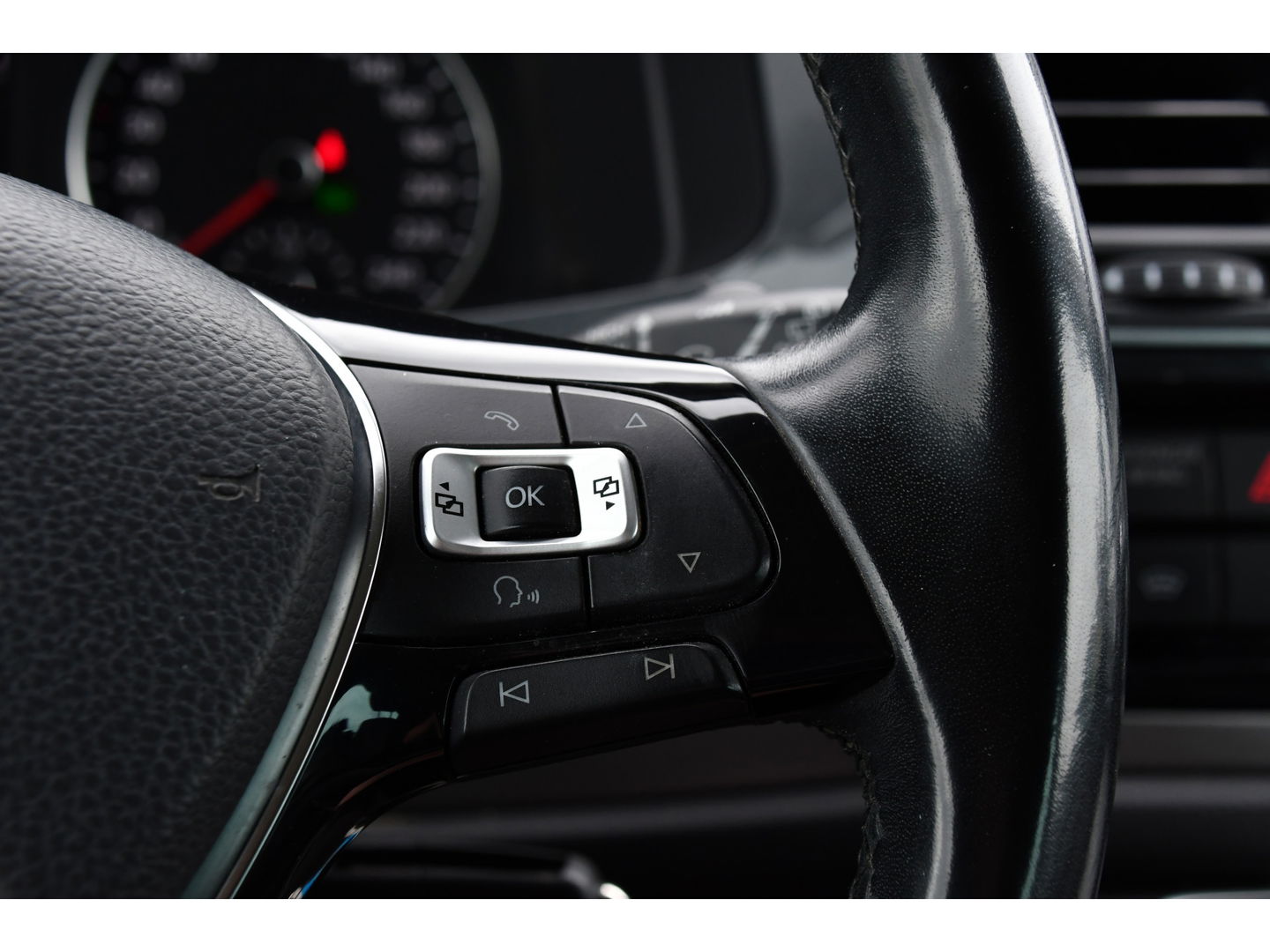 Volkswagen Transporter 2.0 TDI L2H1 DC Highline Adaptieve Cruise, LED, Carplay, NAVI, 204pk, Automaat, Uniek!