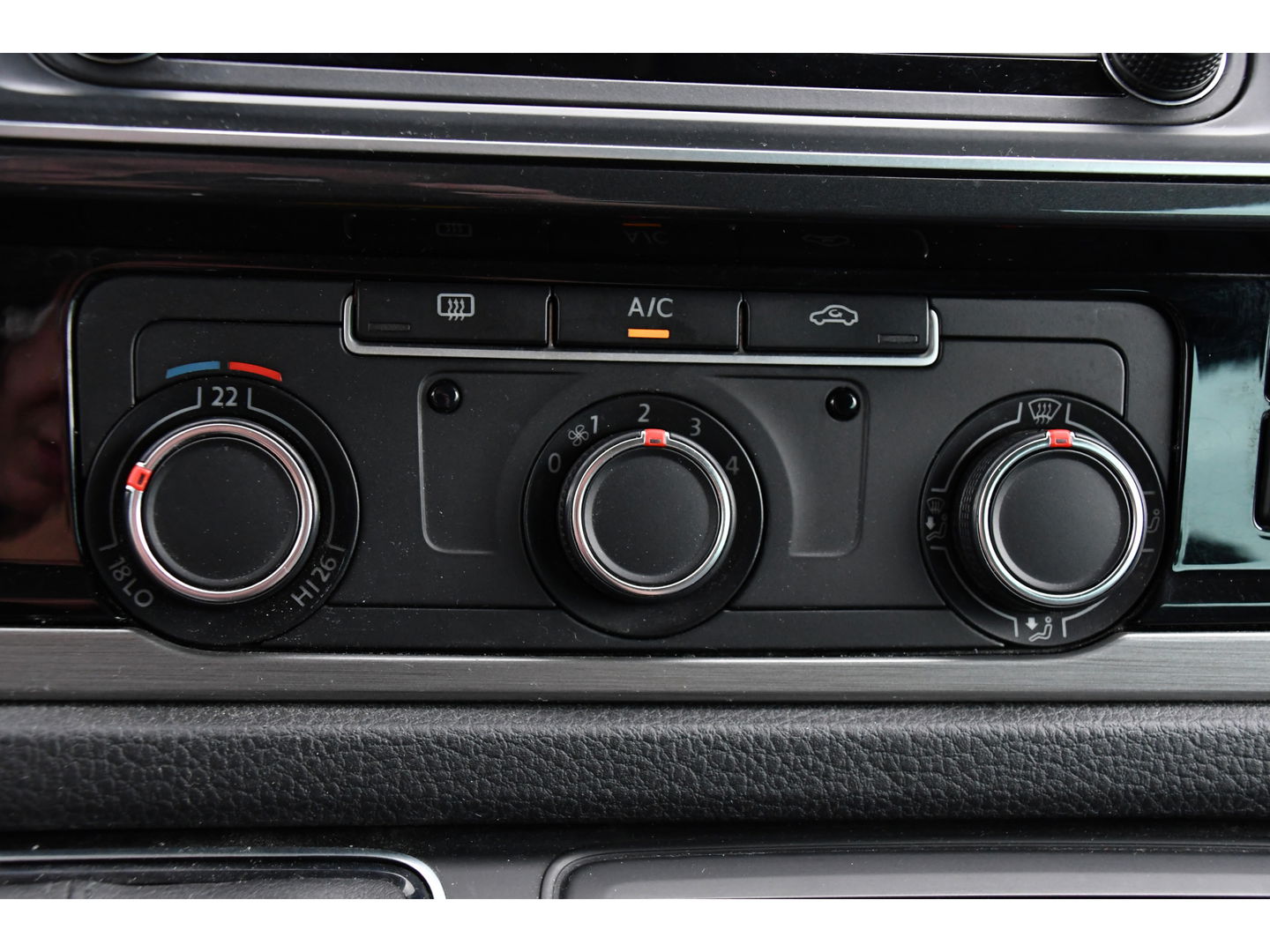 Volkswagen Transporter 2.0 TDI L2H1 DC Highline Adaptieve Cruise, LED, Carplay, NAVI, 204pk, Automaat, Uniek!
