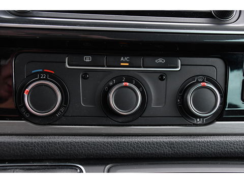 Volkswagen Transporter 2.0 TDI L2H1 DC Highline Adaptieve Cruise, LED, Carplay, NAVI, 204pk, Automaat, Uniek!