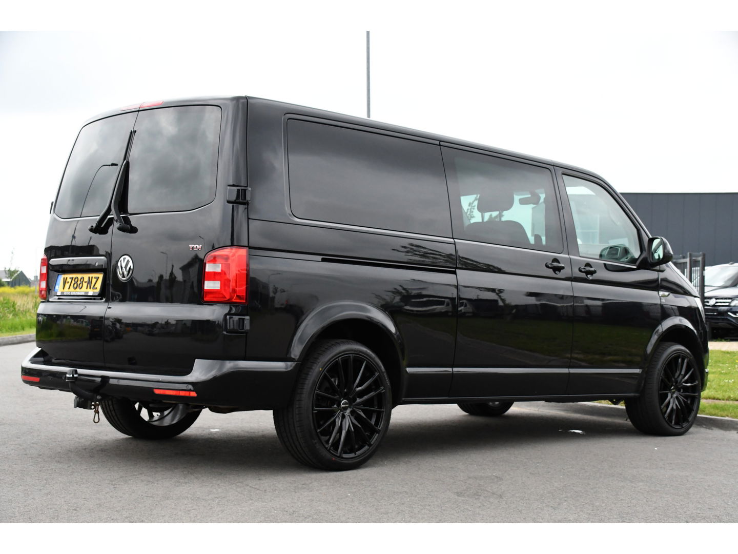 Volkswagen Transporter 2.0 TDI L2H1 DC Highline Adaptieve Cruise, LED, Carplay, NAVI, 204pk, Automaat, Uniek!