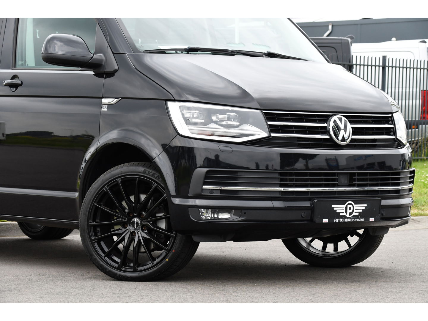 Volkswagen Transporter 2.0 TDI L2H1 DC Highline Adaptieve Cruise, LED, Carplay, NAVI, 204pk, Automaat, Uniek!