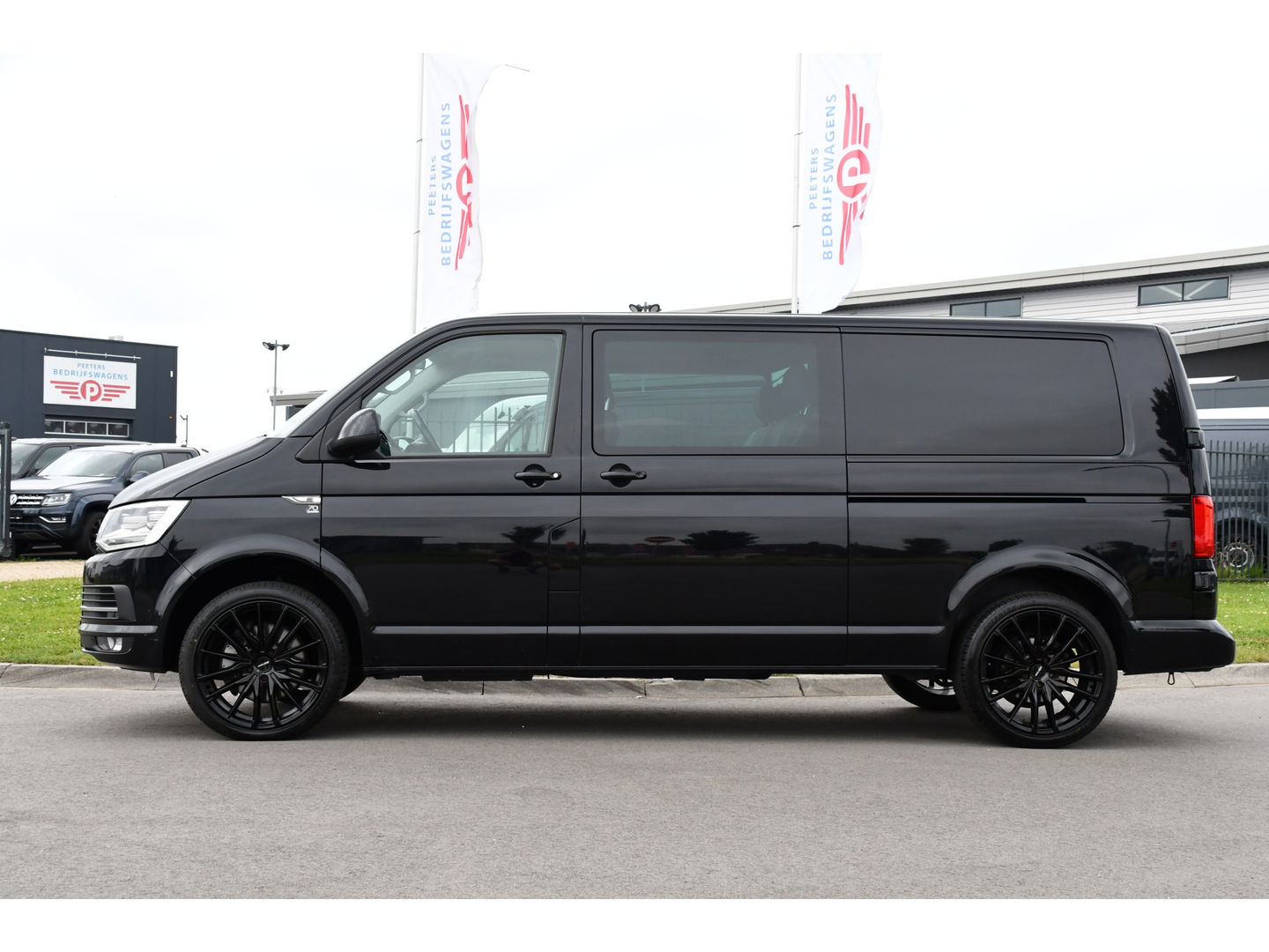 Volkswagen Transporter 2.0 TDI L2H1 DC Highline Adaptieve Cruise, LED, Carplay, NAVI, 204pk, Automaat, Uniek!