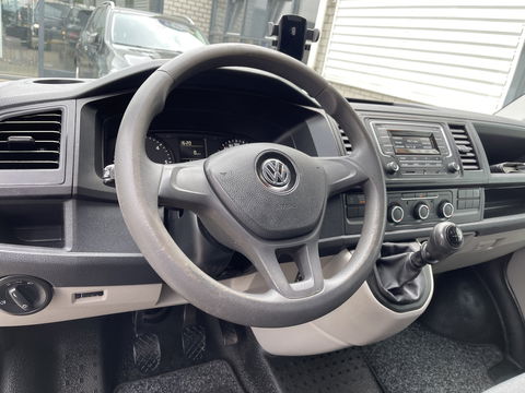 Volkswagen Transporter 2.0 TDI L1H1 Comfortline / vaste prijs rijklaar € 13.950 ex btw / lease vanaf € 235 / airco / cruise / trekhaak 2200 kg / imperial / euro 6 / achterklep