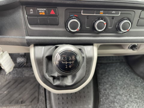 Volkswagen Transporter 2.0 TDI L1H1 Comfortline / vaste prijs rijklaar € 13.950 ex btw / lease vanaf € 235 / airco / cruise / trekhaak 2200 kg / imperial / euro 6 / achterklep