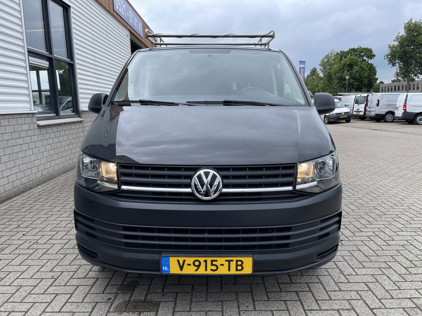 Volkswagen Transporter 2.0 TDI L1H1 Comfortline / vaste prijs rijklaar € 13.950 ex btw / lease vanaf € 235 / airco / cruise / trekhaak 2200 kg / imperial / euro 6 / achterklep
