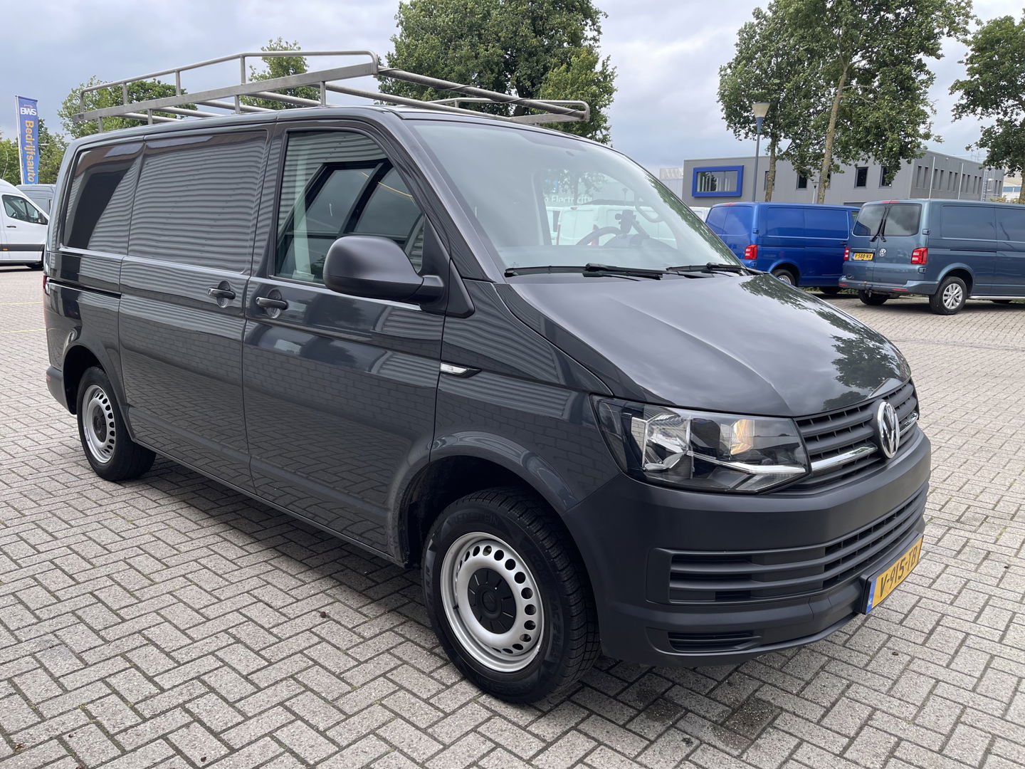 Volkswagen Transporter 2.0 TDI L1H1 Comfortline / vaste prijs rijklaar € 13.950 ex btw / lease vanaf € 235 / airco / cruise / trekhaak 2200 kg / imperial / euro 6 / achterklep