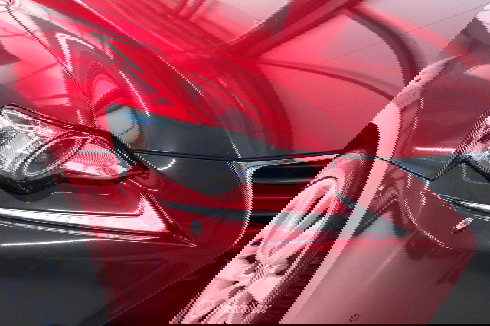 Lexus IS 300h Luxury Line | Dealer OH | Camera | Stoel + stuurwiel verwarming | Clima | LED | rijklaarprijs |