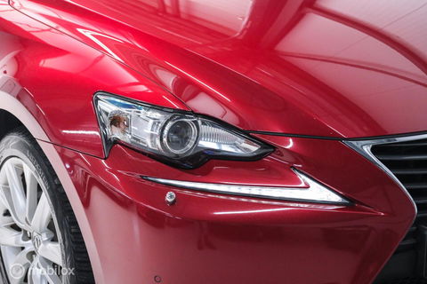 Lexus IS 300h Luxury Line | Dealer OH | Camera | Stoel + stuurwiel verwarming | Clima | LED | rijklaarprijs |