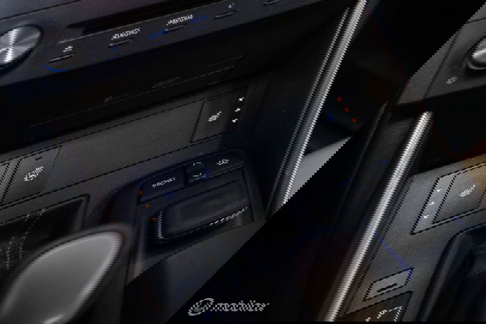 Lexus IS 300h Luxury Line | Dealer OH | Camera | Stoel + stuurwiel verwarming | Clima | LED | rijklaarprijs |