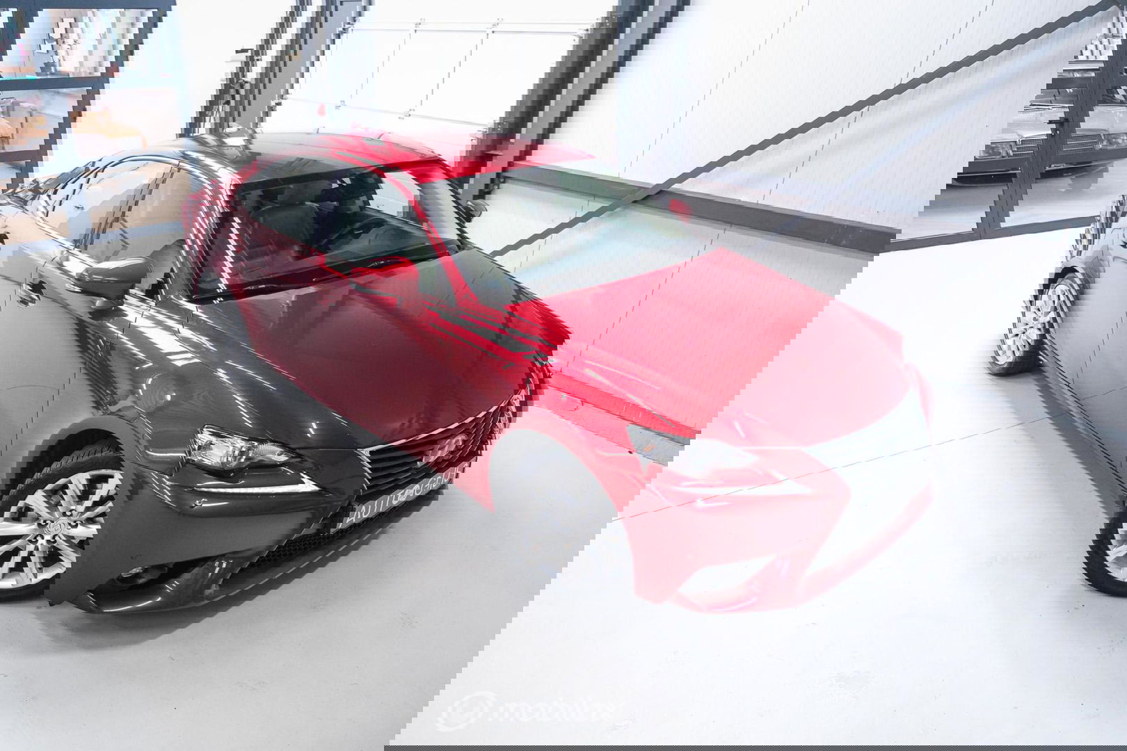 Lexus IS 300h Luxury Line | Dealer OH | Camera | Stoel + stuurwiel verwarming | Clima | LED | rijklaarprijs |