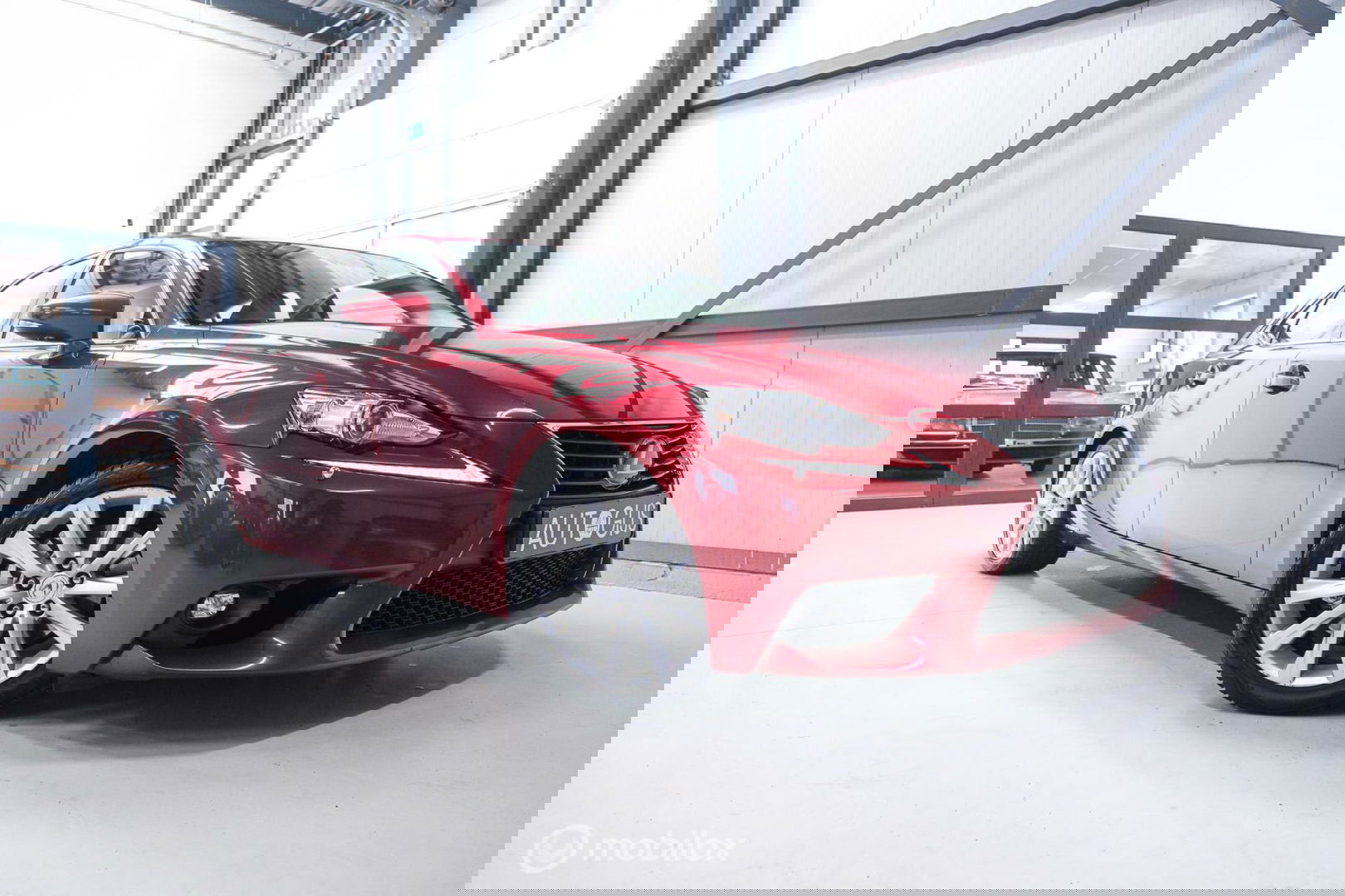 Lexus IS 300h Luxury Line | Dealer OH | Camera | Stoel + stuurwiel verwarming | Clima | LED | rijklaarprijs |