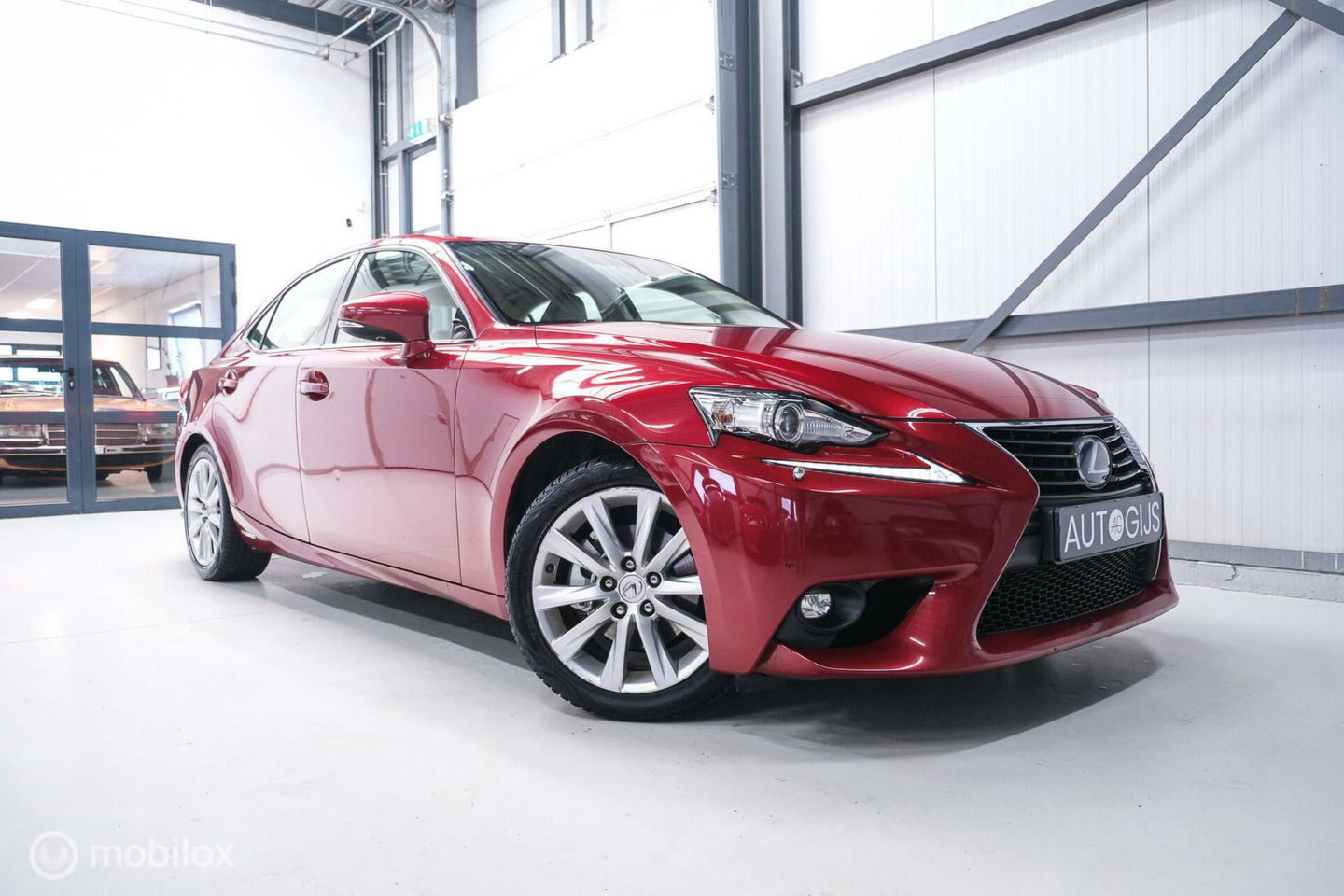 Lexus IS 300h Luxury Line | Dealer OH | Camera | Stoel + stuurwiel verwarming | Clima | LED | rijklaarprijs |