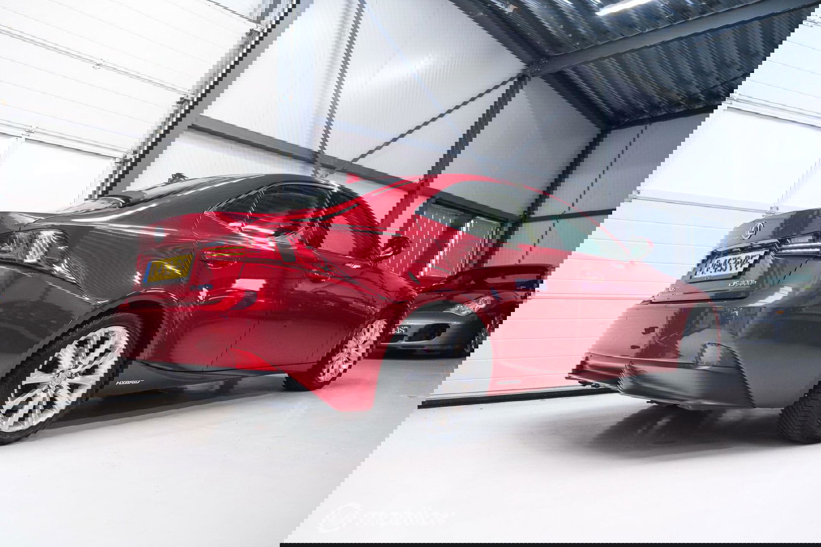 Lexus IS 300h Luxury Line | Dealer OH | Camera | Stoel + stuurwiel verwarming | Clima | LED | rijklaarprijs |
