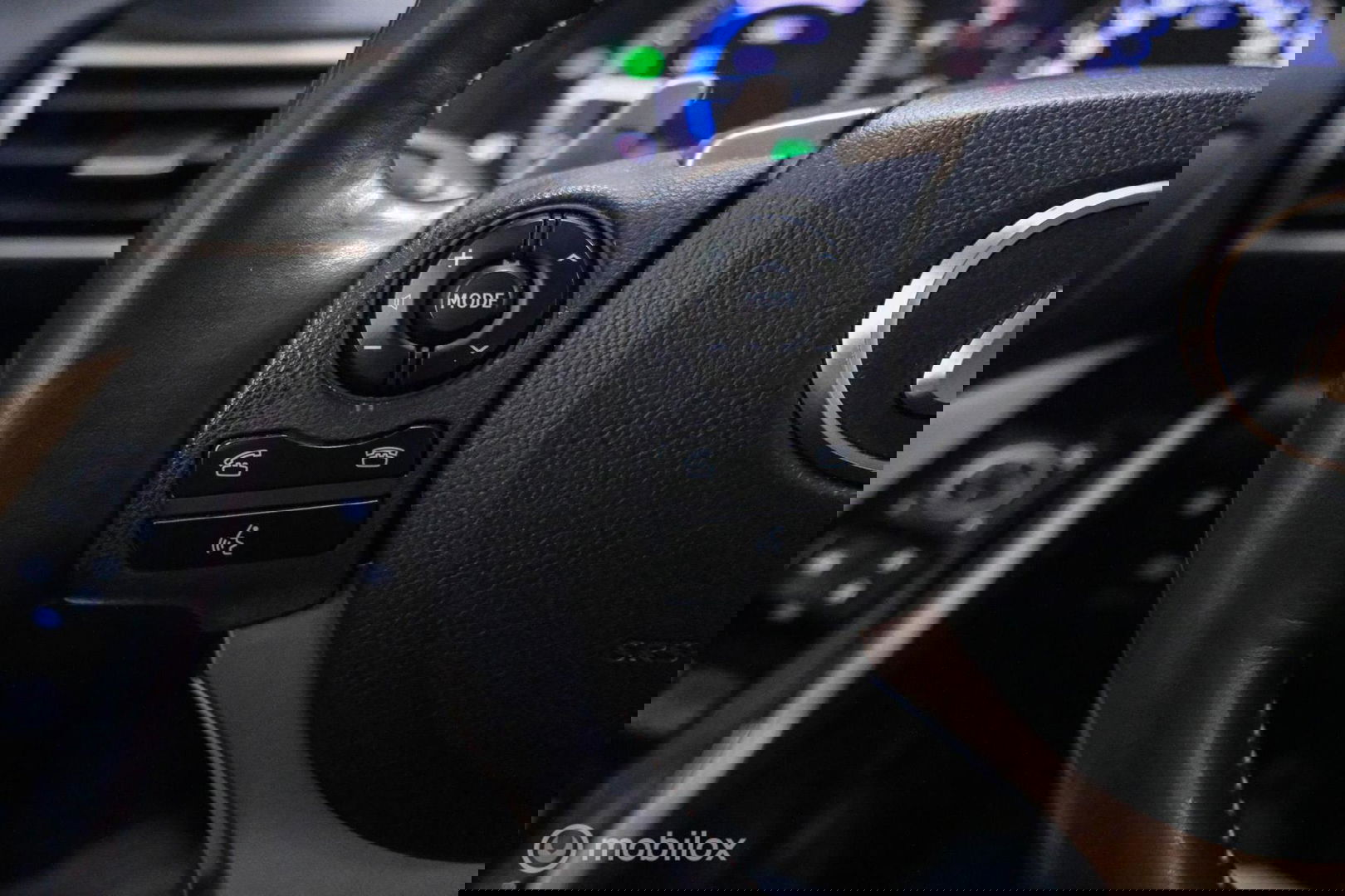 Lexus IS 300h Luxury Line | Dealer OH | Camera | Stoel + stuurwiel verwarming | Clima | LED | rijklaarprijs |