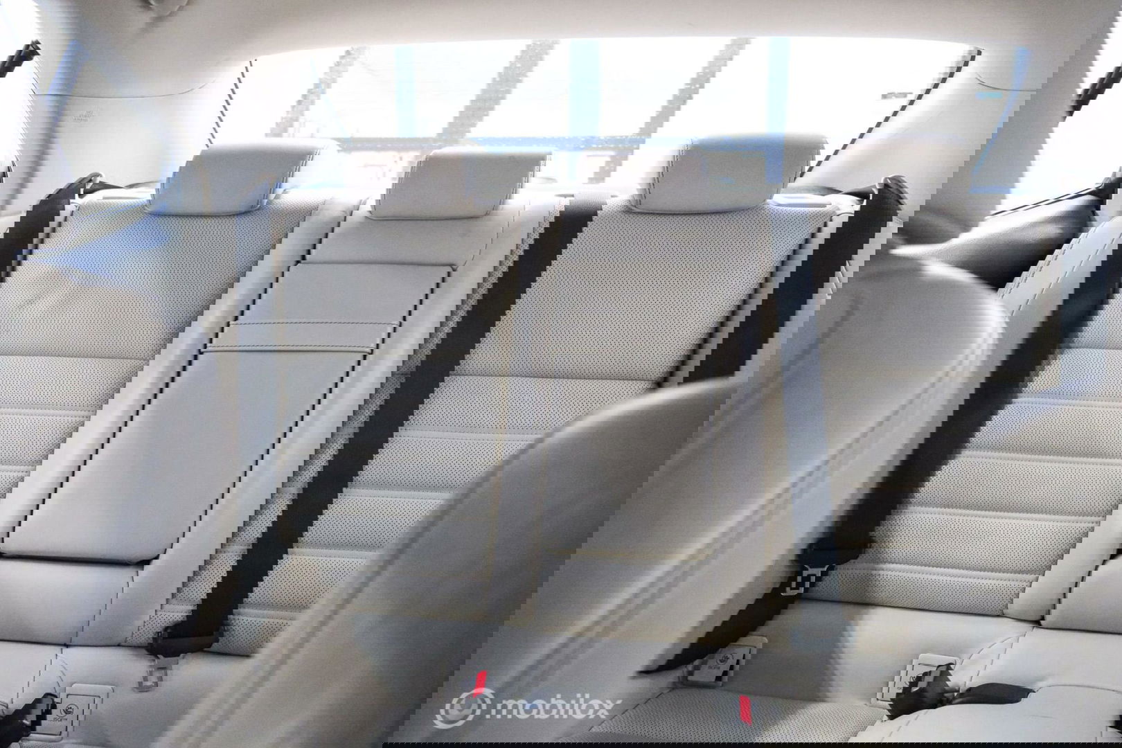 Lexus IS 300h Luxury Line | Dealer OH | Camera | Stoel + stuurwiel verwarming | Clima | LED | rijklaarprijs |