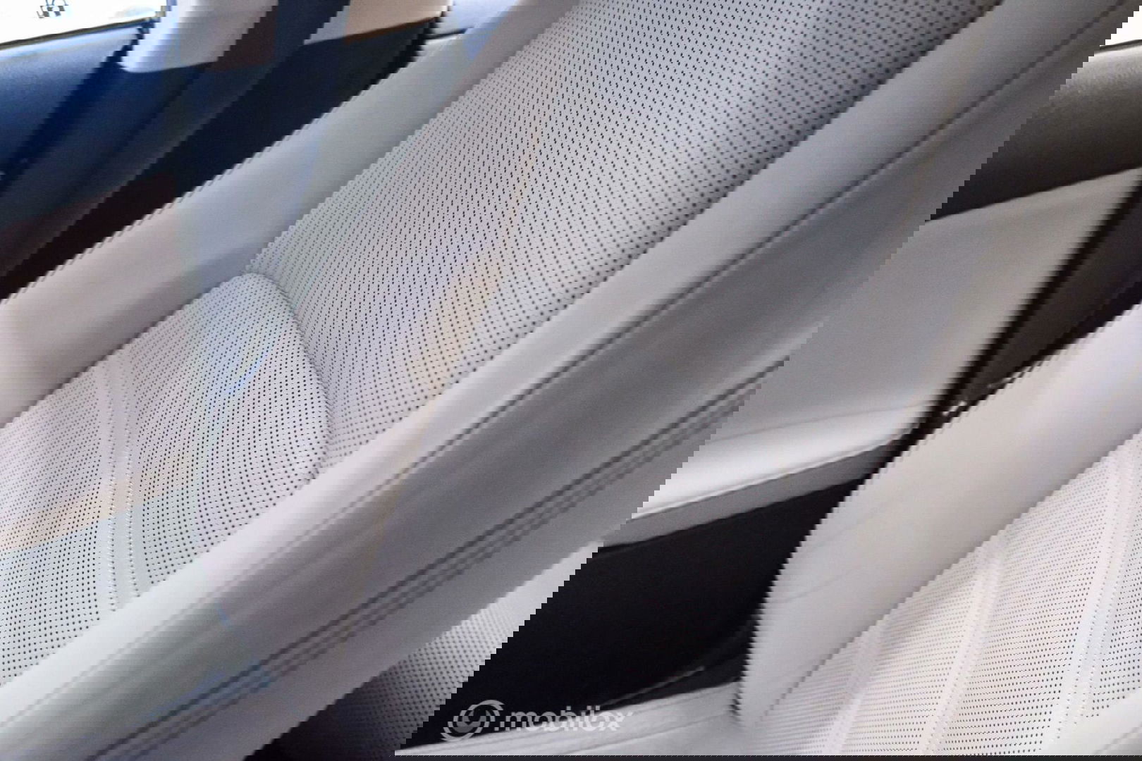 Lexus IS 300h Luxury Line | Dealer OH | Camera | Stoel + stuurwiel verwarming | Clima | LED | rijklaarprijs |
