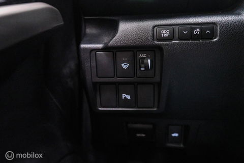Lexus IS 300h Luxury Line | Dealer OH | Camera | Stoel + stuurwiel verwarming | Clima | LED | rijklaarprijs |