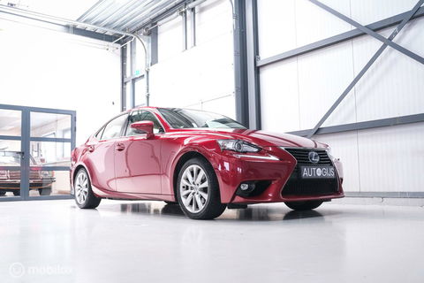 Lexus IS 300h Luxury Line | Dealer OH | Camera | Stoel + stuurwiel verwarming | Clima | LED | rijklaarprijs |